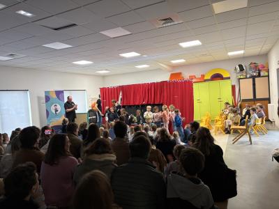 Lever de rideau chez les GS de Mme Dorothée 