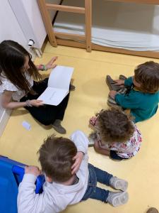 Lecture d’albums de Pâques des CM1 aux TPS/PS 